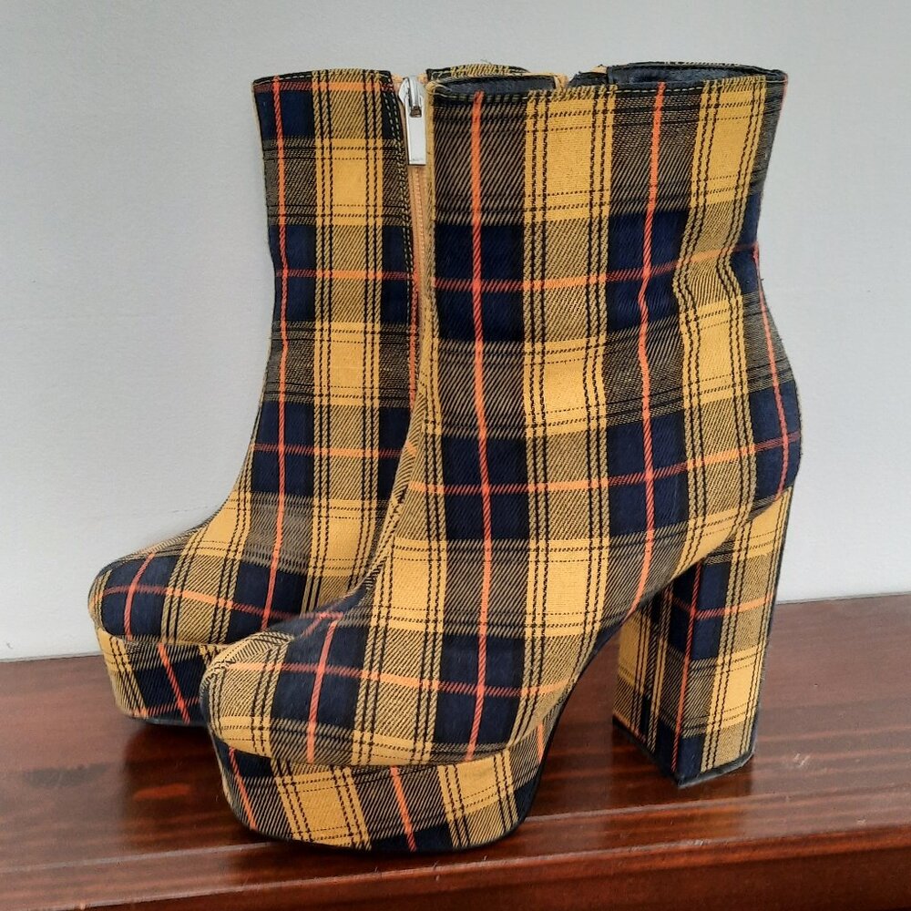 Forever 21 Yellow Plaid Platform Booties Size 6